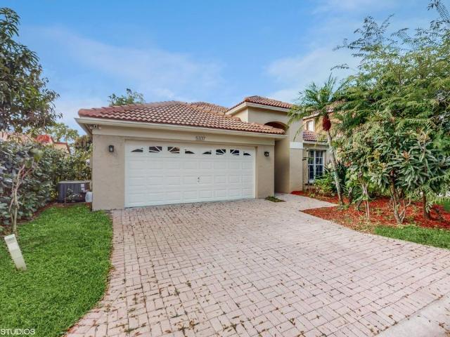 Villa for sale in Riviera Beach