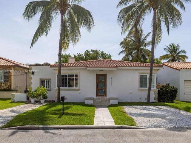 Villa for sale in Surfside