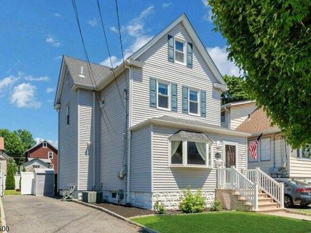 House for sale in Lyndhurst, New Jersey