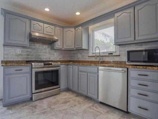 House for sale in Lyndhurst, New Jersey