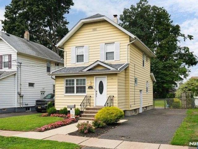 House for sale in Lyndhurst, New Jersey