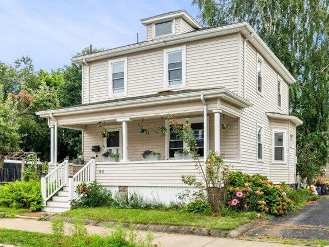 House for sale in Lynn, Essex County