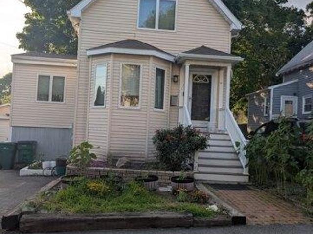 House for sale in Lynn, Essex County