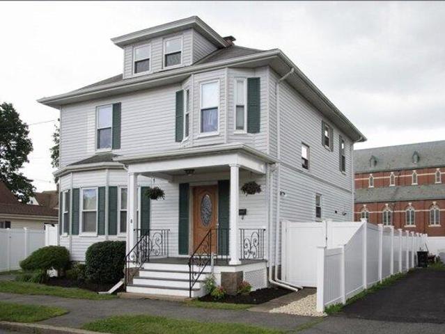 House for sale in Lynn, Essex County