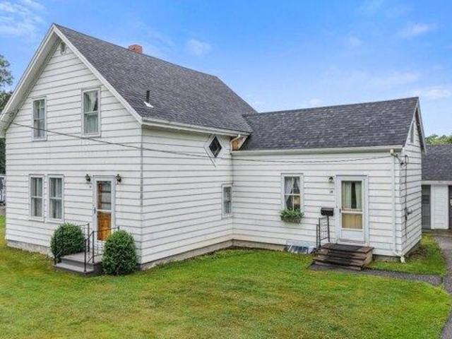 House for sale in Machias, Washington County