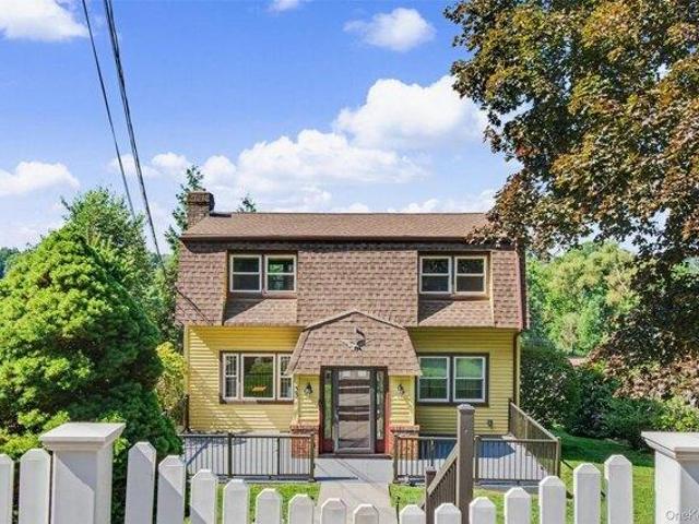 House for sale in Baldwin Place, New York
