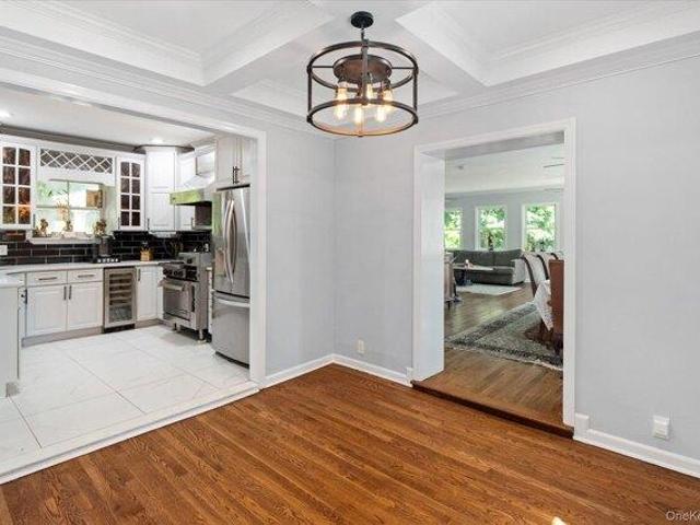 House for sale in Baldwin Place, New York