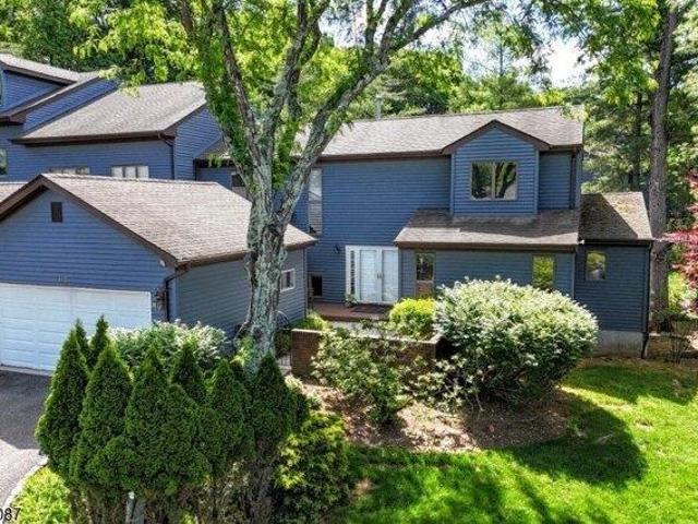 Condo for sale in Mahwah, New Jersey