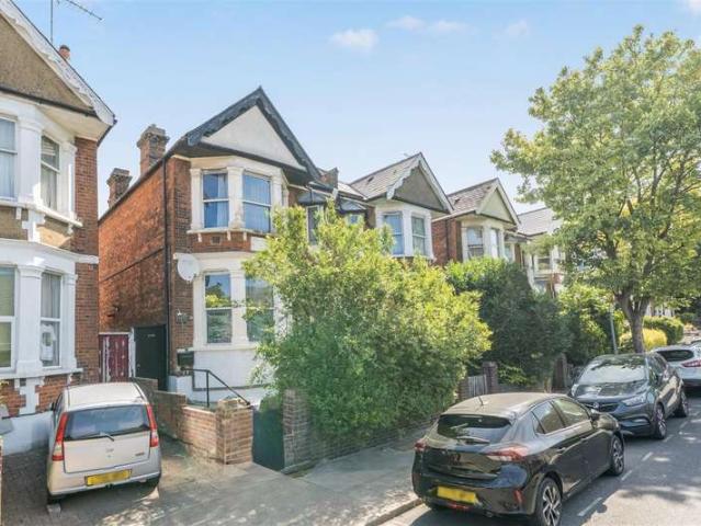 Maisonette for rent in Harlesden, Greater London