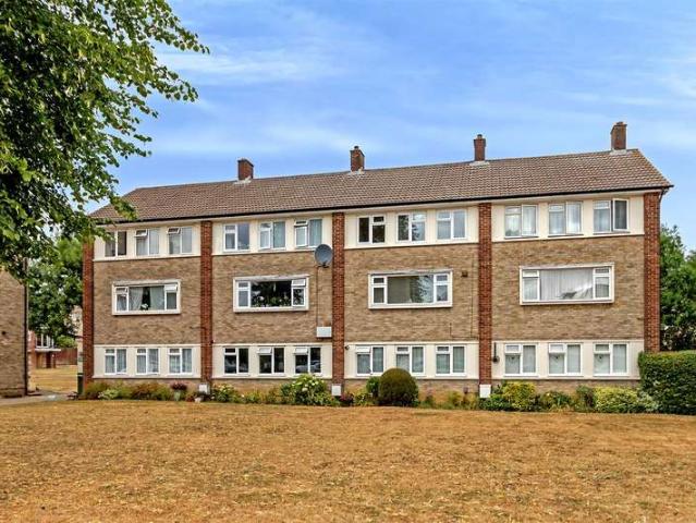 Maisonette for sale in Five Acres, Hertfordshire
