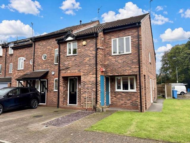 Maisonette for sale in Georgia, Greater Manchester