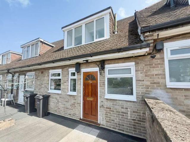 Maisonette for sale in How Wood, St Albans