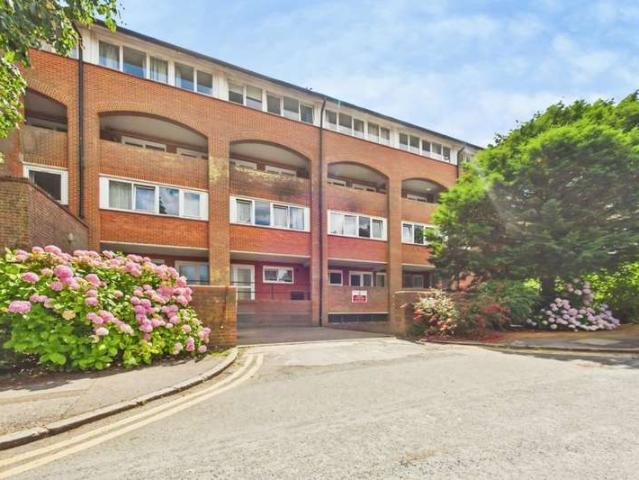 Maisonette for sale in Folkestone
