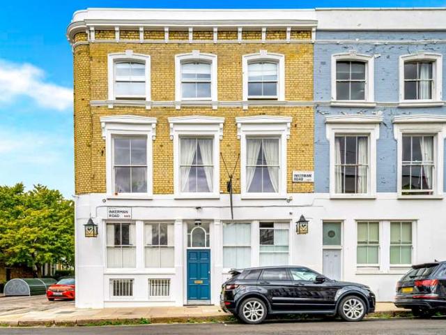 Maisonette for sale in Kentish Town, Greater London