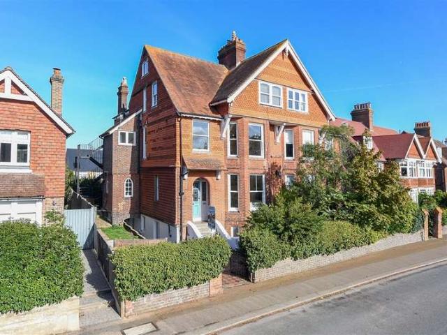 Maisonette for sale in Reigate, Reigate and Banstead