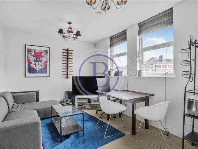 Maisonette for sale in Archway, Greater London
