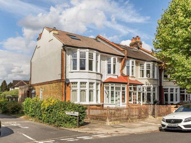 Maisonette for sale in London Borough of Enfield, Greater London