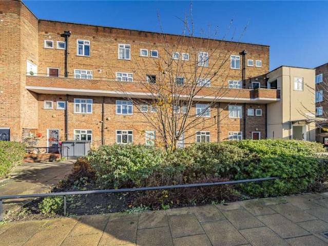 Maisonette for sale in Putney Vale, Greater London