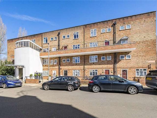 Maisonette for sale in Putney Vale, Greater London