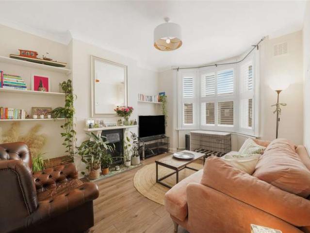 Maisonette for sale in London Borough of Lewisham, Greater London