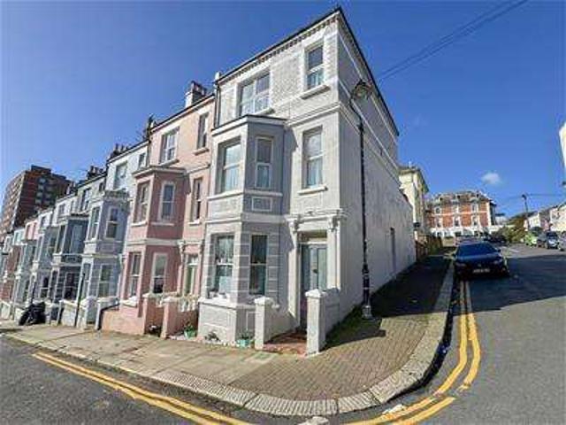 Maisonette for sale in Bohemia, Guestling Green