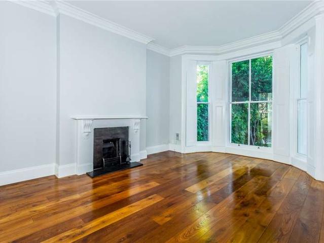 Maisonette for sale in Notting Hill, Greater London