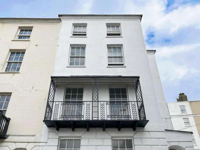 Maisonette for rent in Old Town, Guestling Green
