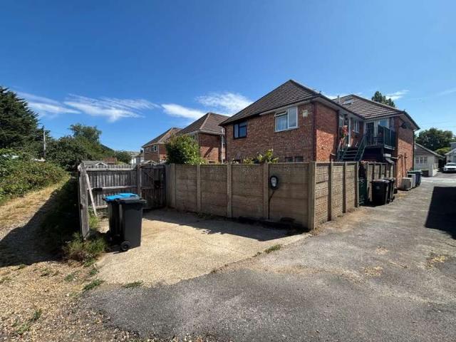 Maisonette for sale in Jumpers Corner, Christchurch