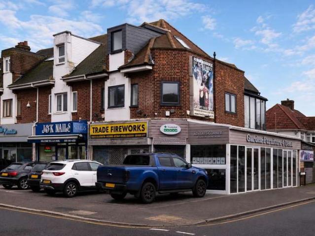 Maisonette for sale in West Heath, Greater London