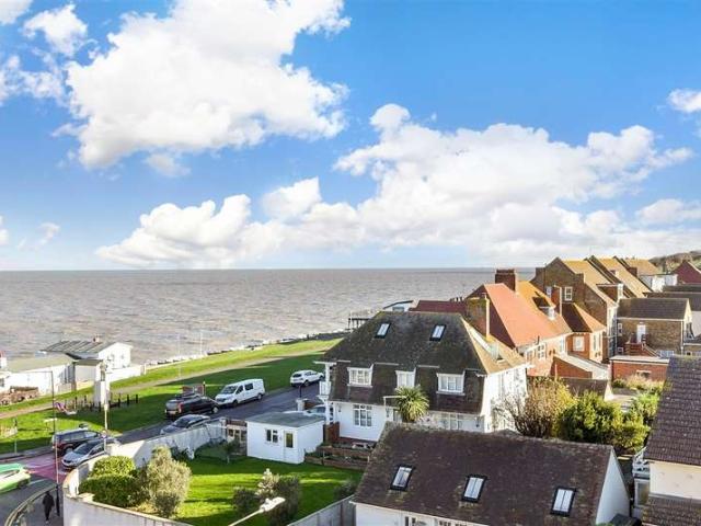 Maisonette for sale in Mickleburgh Hill, Herne