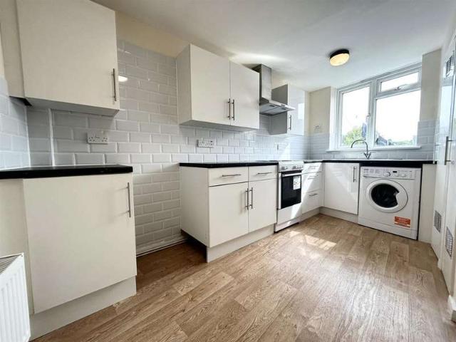 Maisonette for rent in Kings Hill, East Hertfordshire
