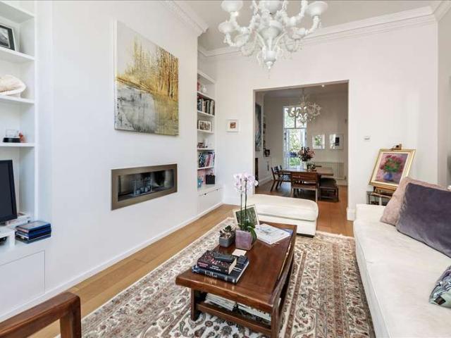 Maisonette for sale in London Borough of Hammersmith and Fulham, Greater London