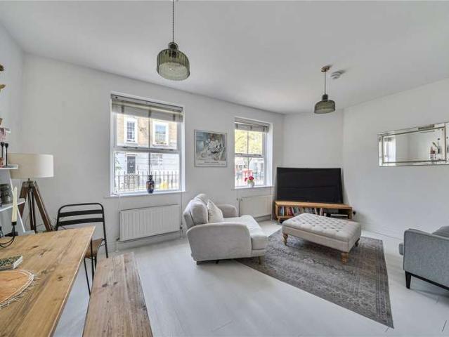 Maisonette for sale in Holloway, Greater London