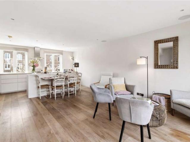 Maisonette for sale in Notting Hill, Greater London