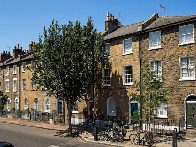 Maisonette for sale in Barnsbury, Greater London