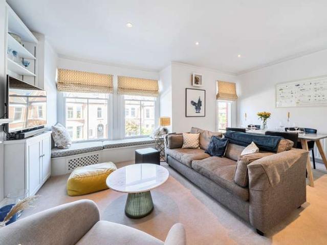 Maisonette for sale in Streatham, Greater London