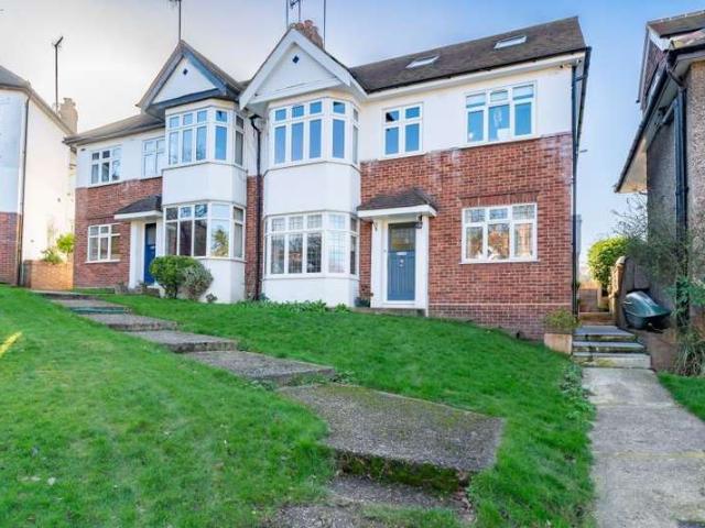 Maisonette for sale in London Borough of Ealing, Park Royal