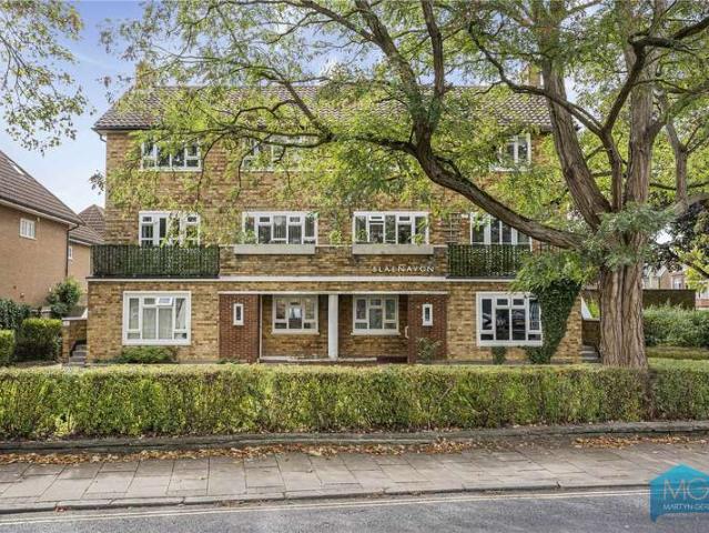 Maisonette for sale in Muswell Hill, Greater London