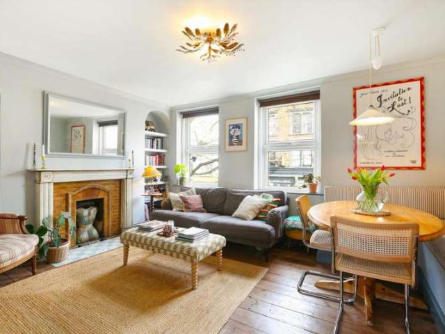 Maisonette for sale in Camberwell, Greater London
