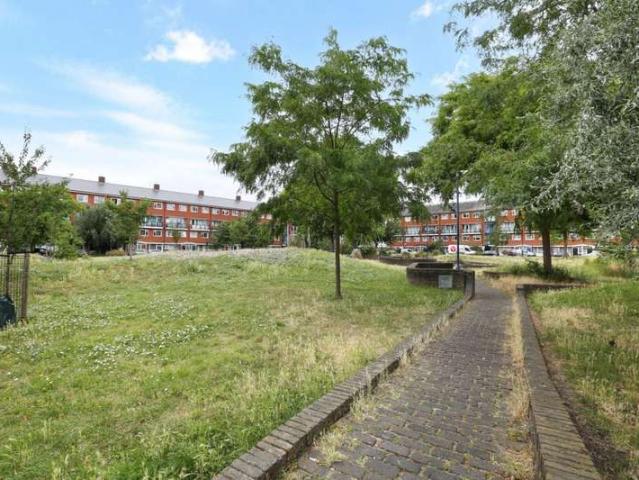 Maisonette for sale in Camberwell, Greater London