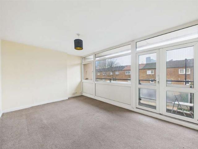 Maisonette for sale in Whitechapel, Greater London