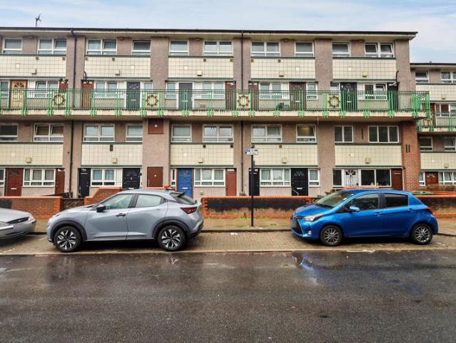 Maisonette for sale in London Borough of Newham, Greater London