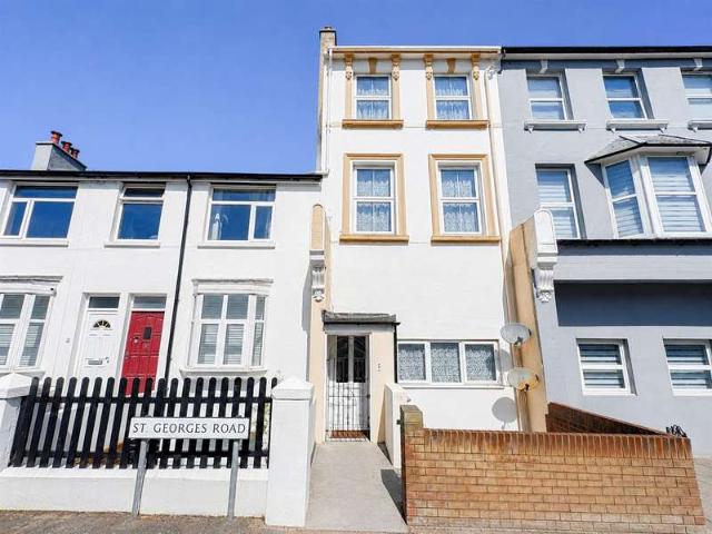 Maisonette for rent in West Hill, Guestling Green
