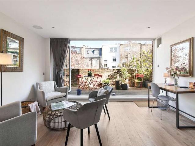 Maisonette for sale in Royal Borough of Kensington and Chelsea, Greater London