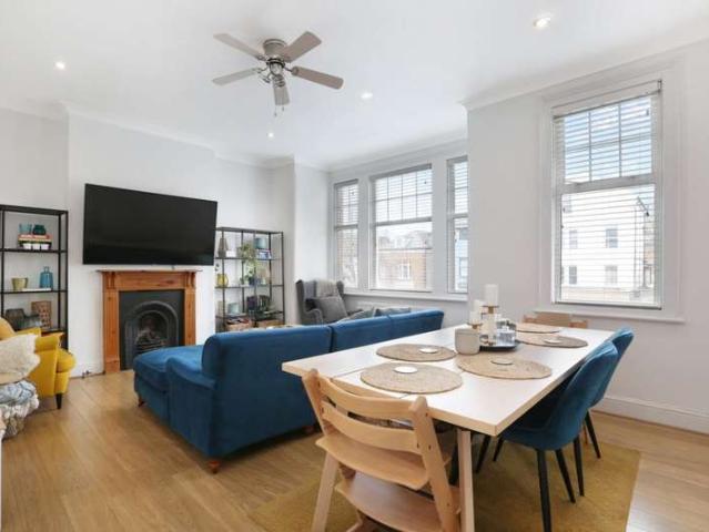 Maisonette for sale in London Borough of Lewisham, Greater London