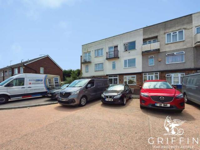 Maisonette for rent in Badgers Dene, Grays