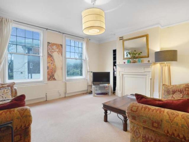 Maisonette for sale in London Borough of Lewisham, New Cross
