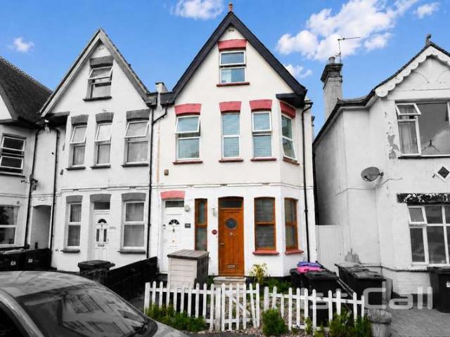 Maisonette for sale in Alton Barnes, Essex