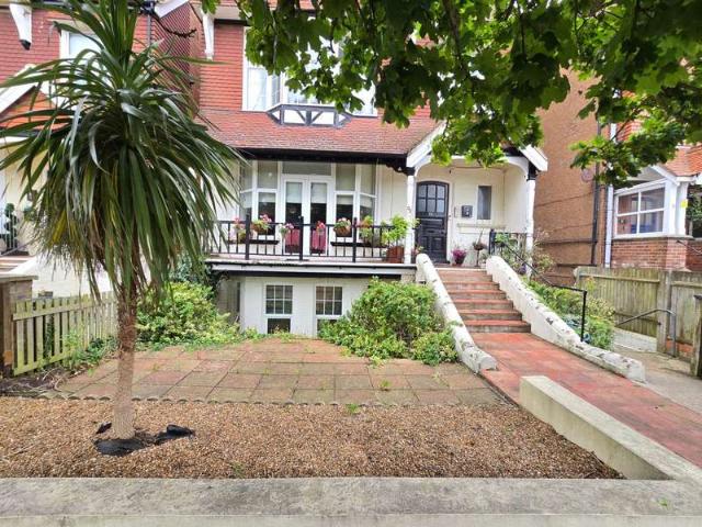 Maisonette for sale in Central, Heathlands
