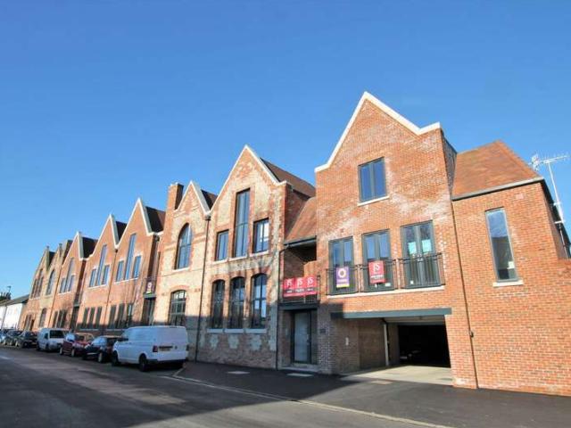 Maisonette for sale in Fishersgate, West Sussex